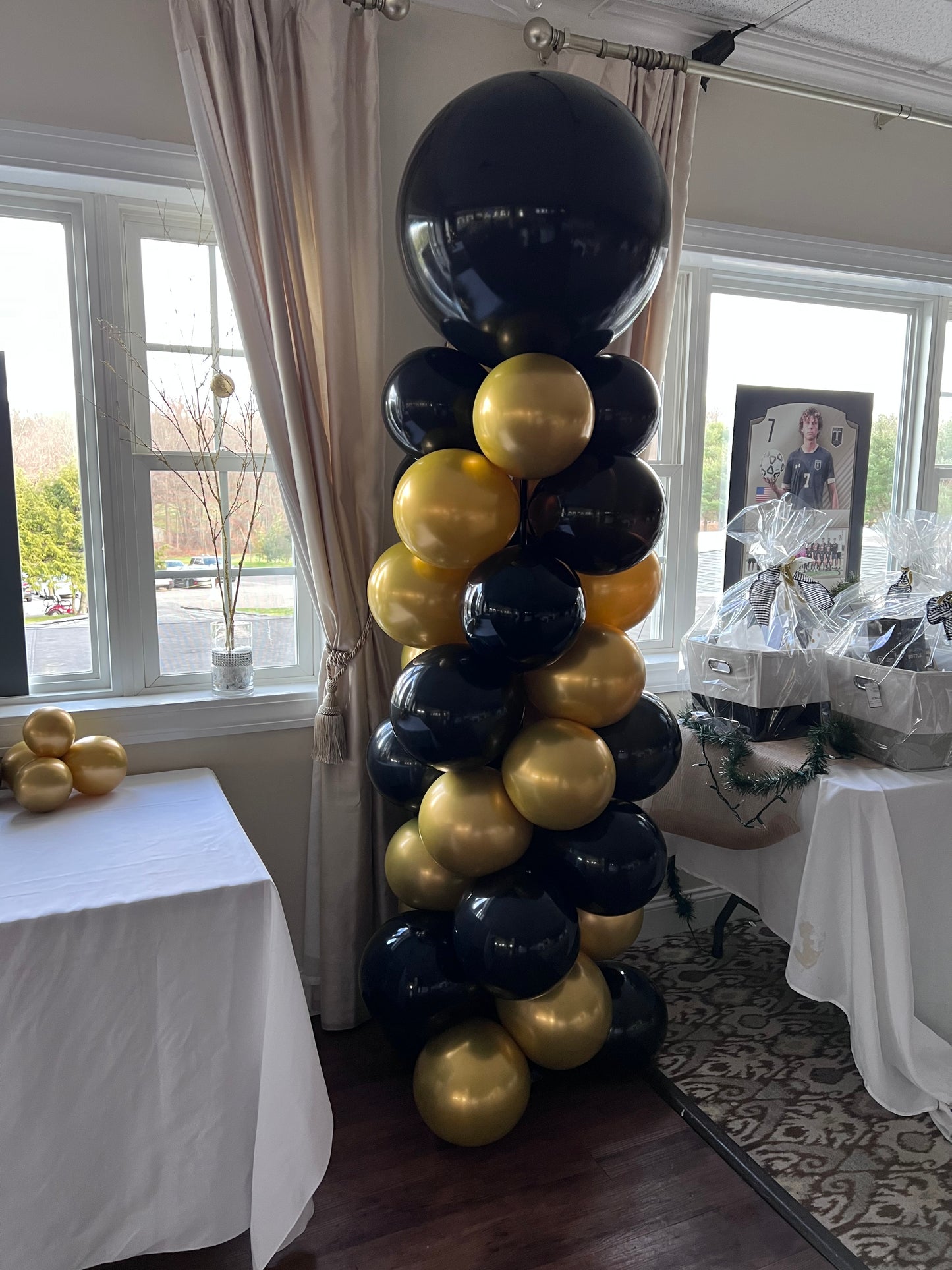 Custom Balloon Column